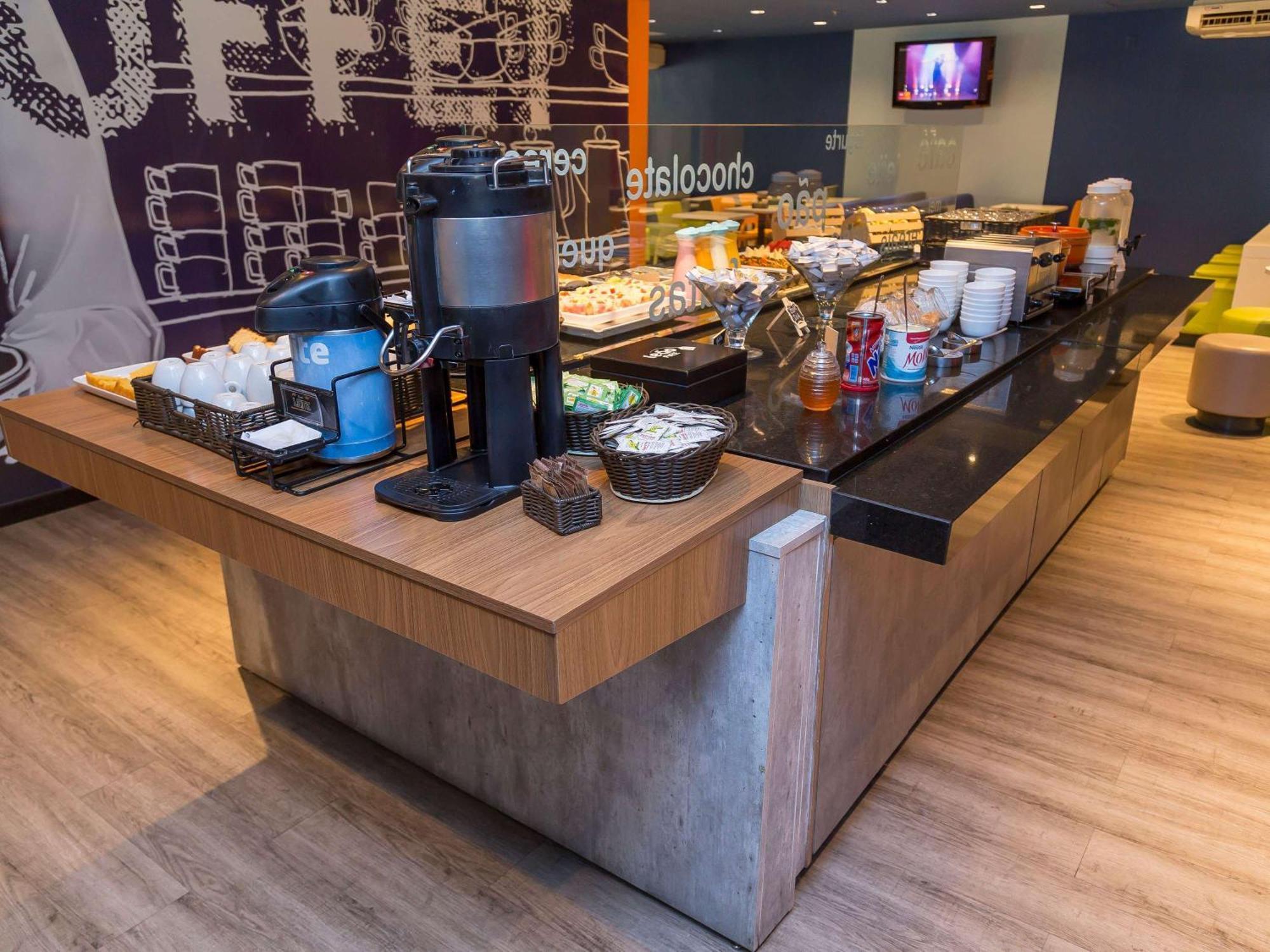 Ibis Budget Curitiba Centro Eksteriør bilde